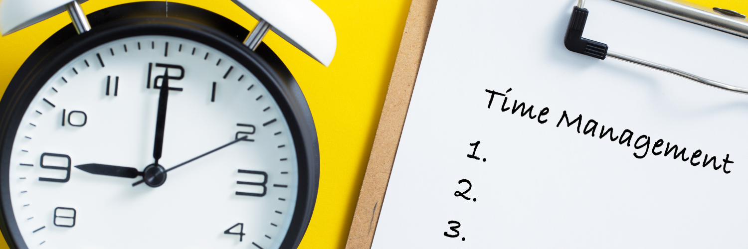 Lerncoaching hilft den Schülern:innen im schulischen Alltag, beispielsweise bei: